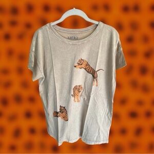 Vintage Canvas Tiger Graphic T-Shirt